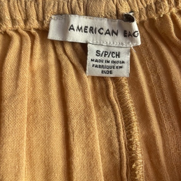 American Eagle Yellow Top - Picture 3 of 3